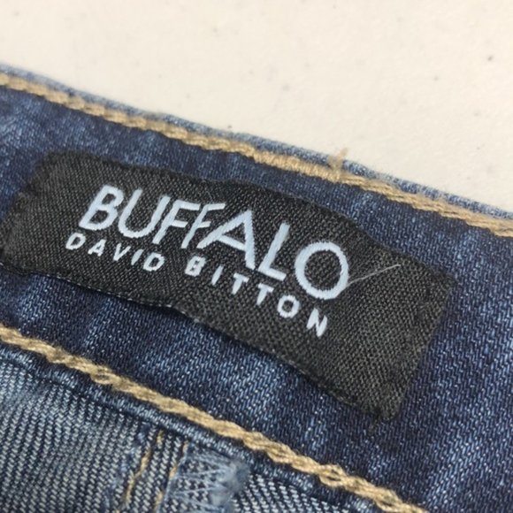 LIKE NEW DAVID BITTON MIDRISE STRAIGHT LEG STRETCH JEANS 6/28x32 ⭐️ - Picture 2 of 12